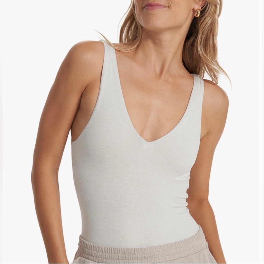 Vuori Women's Halo Performance V-Neck Bodysuit in Soft Grey XS